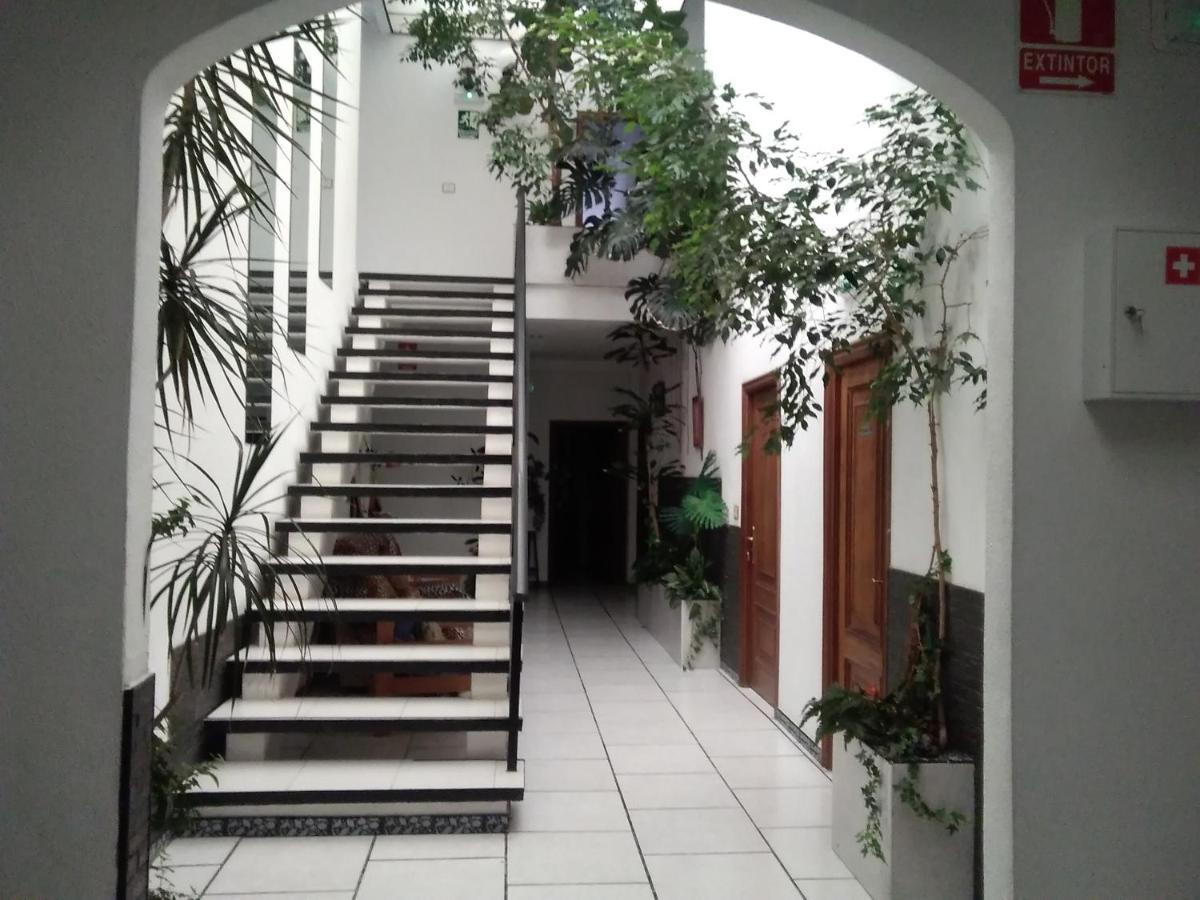 Apartamentos Blanco Y Negro А-Гуарда Экстерьер фото